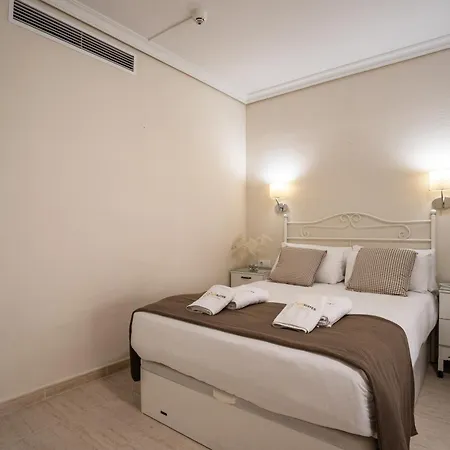 Pyr Estudio Con Parking Y Piscina Todo El Ano By Sur 푸엔히롤라