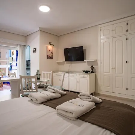 Pyr Estudio Con Parking Y Piscina Todo El Ano By Sur 아파트 *
