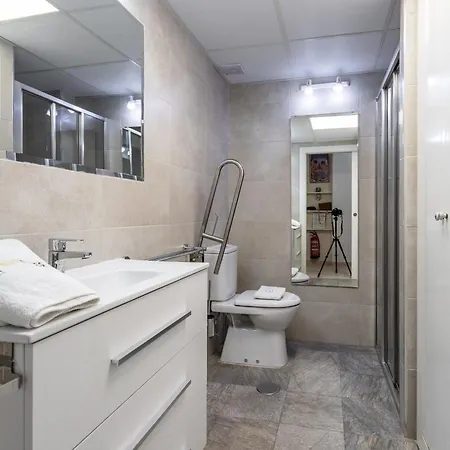Pyr Estudio Con Parking Y Piscina Todo El Ano By Sur *
